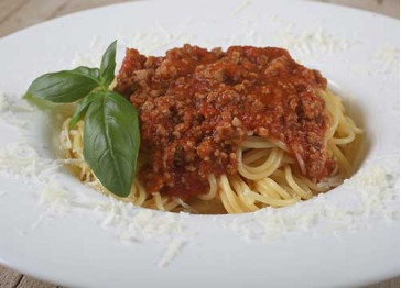 8. MALICA špageti po bolonjsko + solata